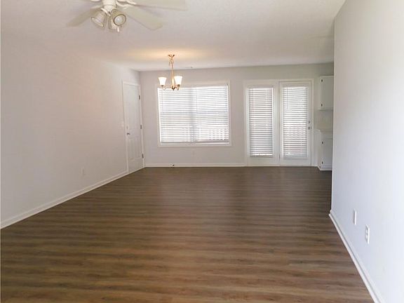 2nd image of 385 Mountain View Trl