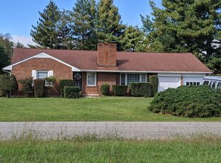 2132 Ranch Rd NW, Roanoke, VA 24017