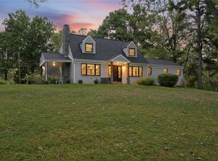 202 Oakhaven Dr, Coraopolis, PA 15108