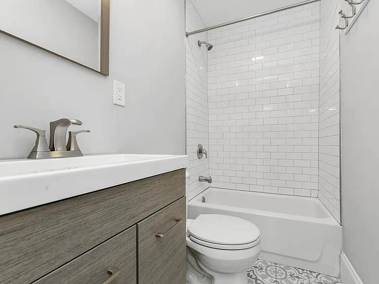 143 Everett St #3 — Photo 15