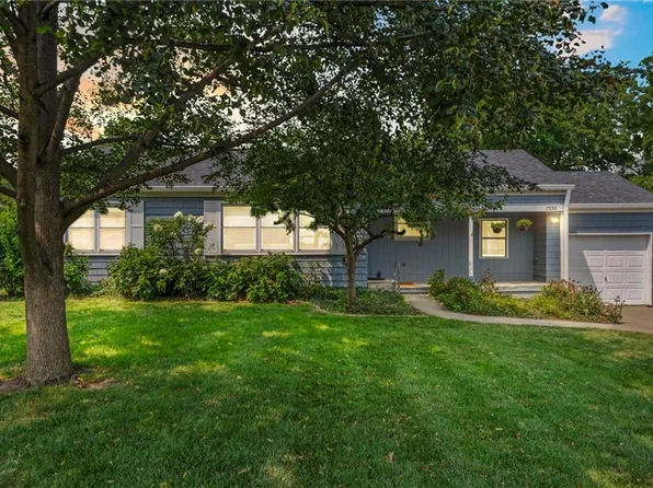 7336 W 74th Ter, Overland Park, KS 66204