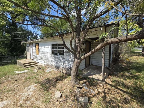 2nd image of 1007 S Scullin Ave