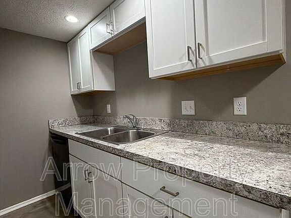 4th image of 2110 J St APT 3