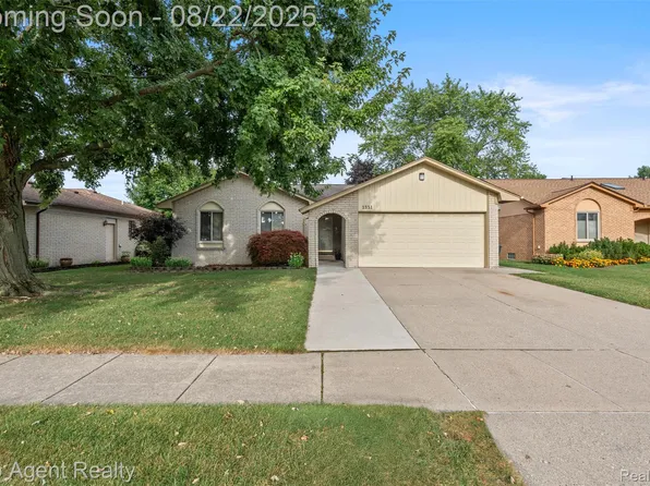 1351 Milverton Dr, Troy, MI 48083