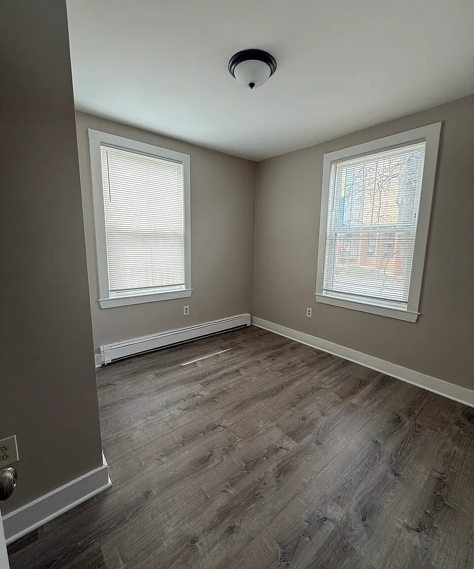 40 Winthrop St — Photo 4