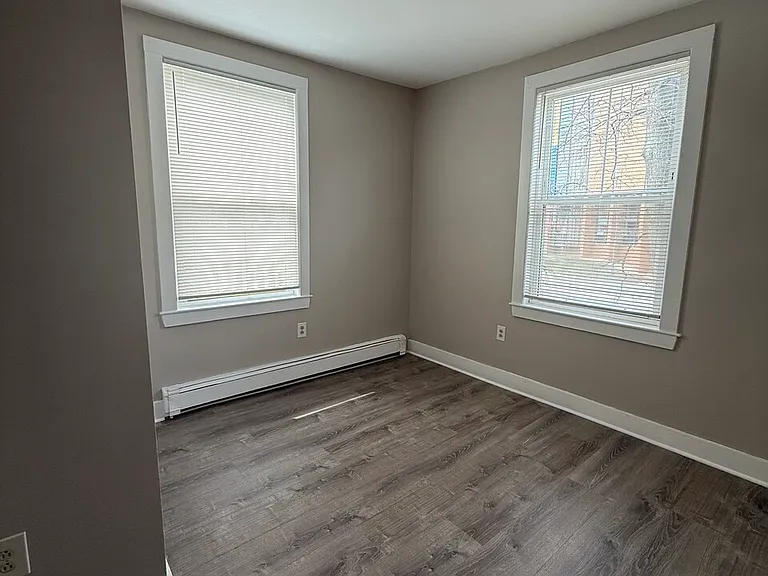 40 Winthrop St #4 — Photo 8