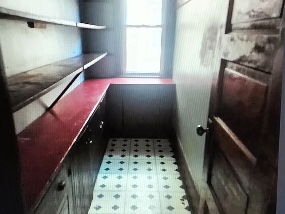4th image of 442 N 39th St APT 3