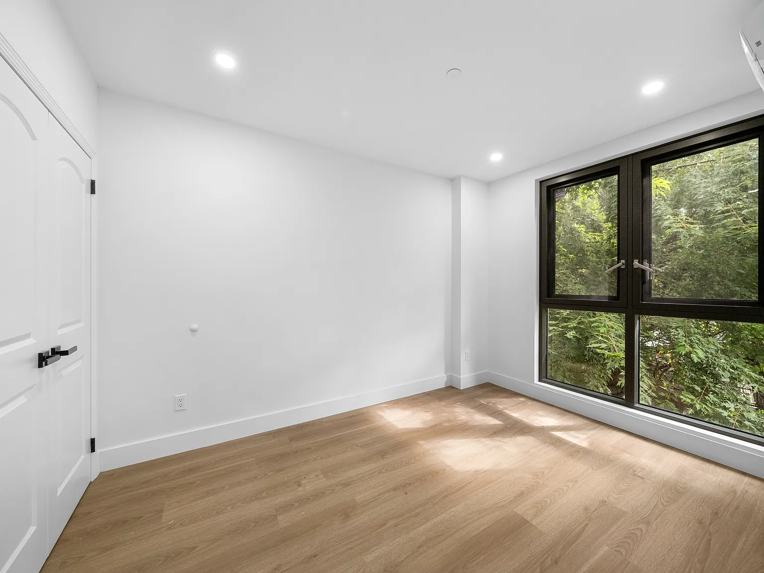 1116 Madison Street — Photo 4