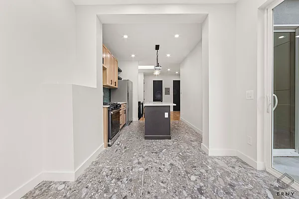 Rented by ERNY LLC | media 10