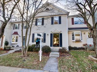 10 Benton Ct, Sterling, VA 20165