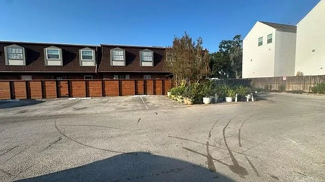 2 bed, 2.5 bath, 1224 sqft, $1,600 — Photo 3