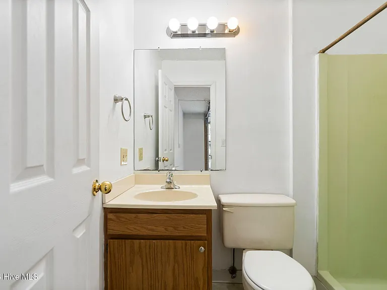 4304 Spirea Dr #B — Photo 17