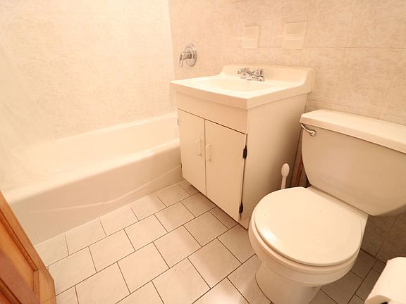 5th image of 116 W 73rd St APT 1a