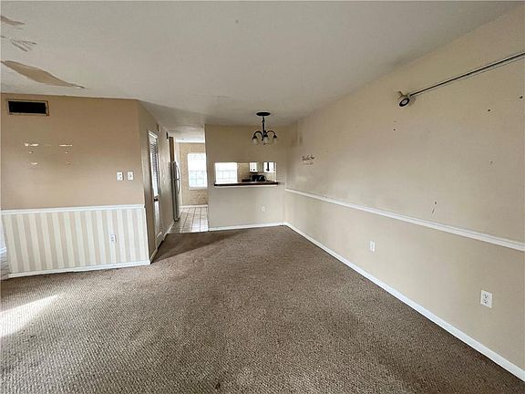 5th image of 231 Wright Ave