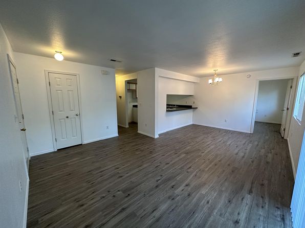 400 Indian Trail Ct Unit B