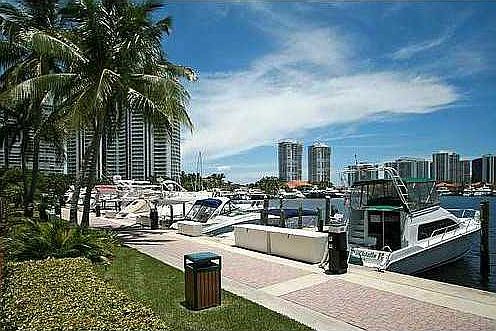 5th image of 3610 Yacht Club Dr APT 1012