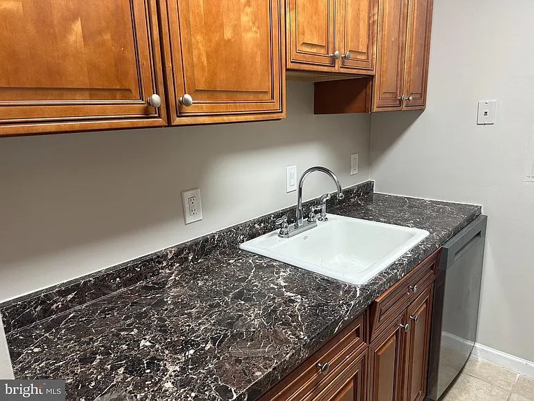 301 N Beauregard St #209 — Photo 5