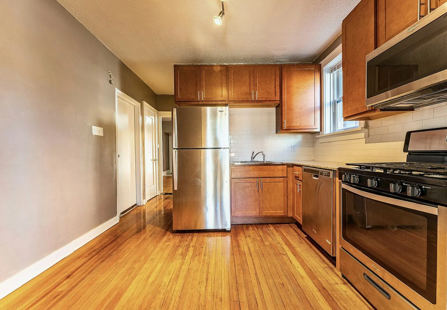 1408 Woodland Drive, Unit 2N — Photo 2