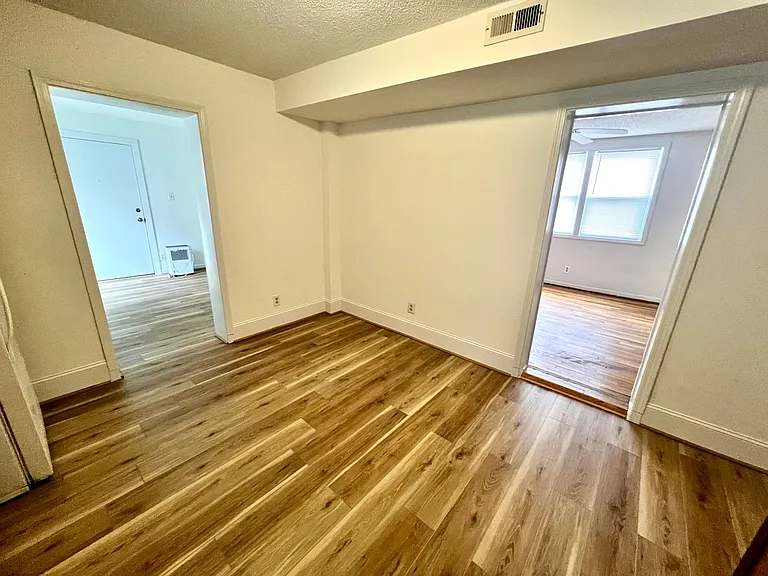 2323 Stark St #A — Photo 10