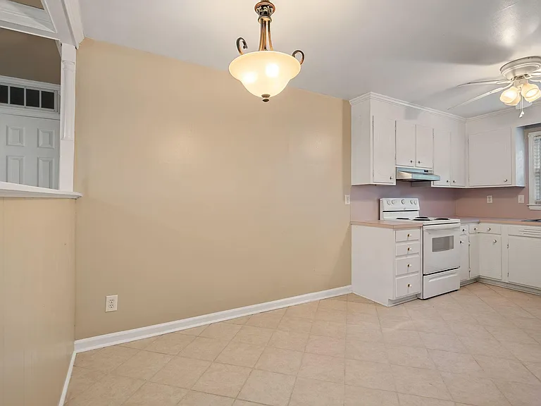 4713 Walden Ct — Photo 9