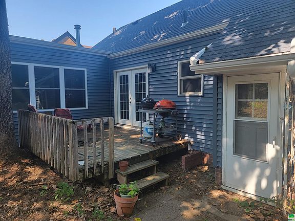2nd image of 96 W Stewart Ave