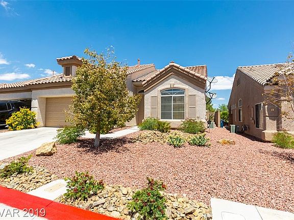 3rd image of 9792 Hickory Crest Ct