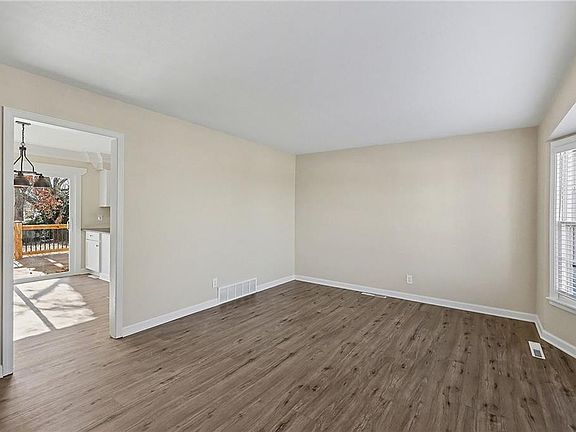 5th image of 6701 E 136th St