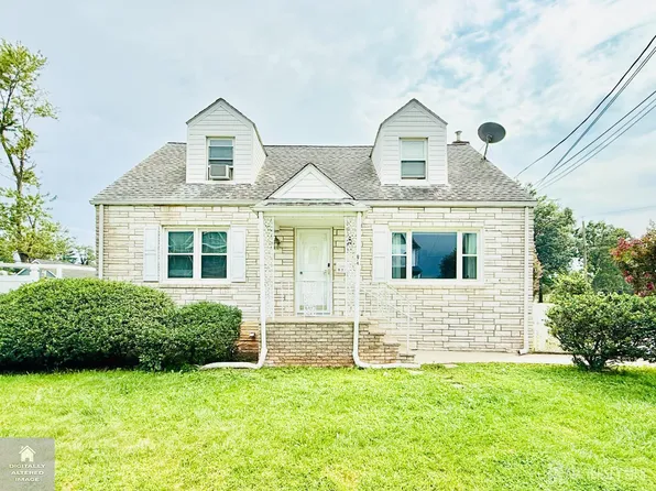 674 Cedar St, Colonia, NJ 07067