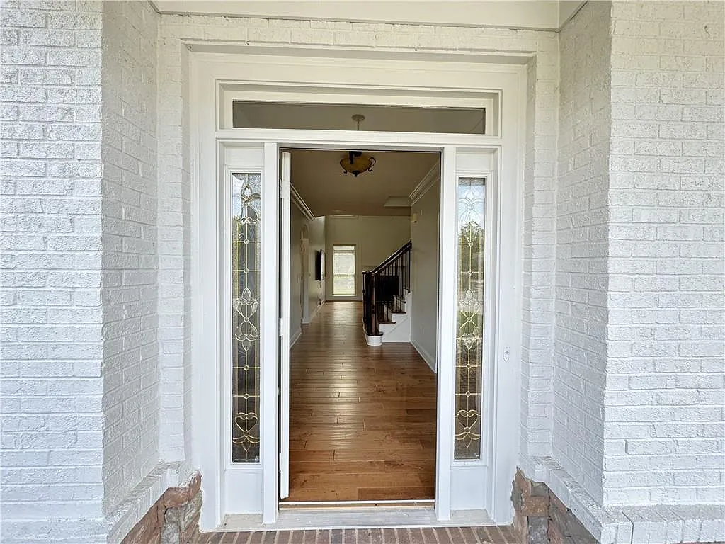 5 bed, 4.0 bath, 3388 sqft, $3,600 — Photo 3