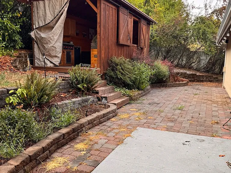 1327 NW Vallejo Dr — Photo 12