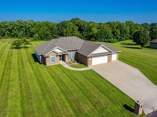 13122 Destrehan Ct, Boonville, MO 65233