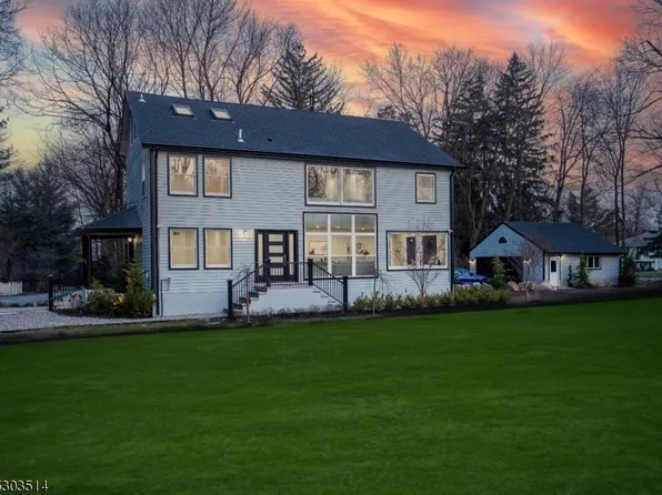 848 W Crescent Ave, Allendale Boro, NJ 07401