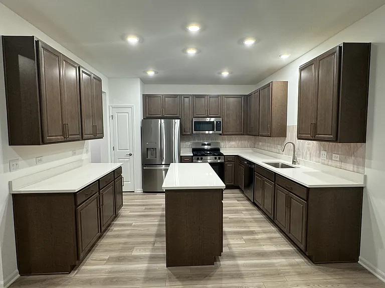 7725 Nightshade Ln — Photo 27