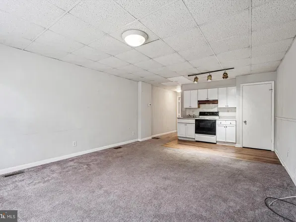 271 N Wycombe Ave #1, Lansdowne, PA 19050