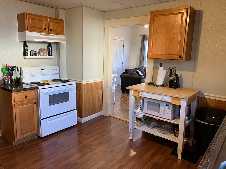 316 Douglas St #1 — Photo 8