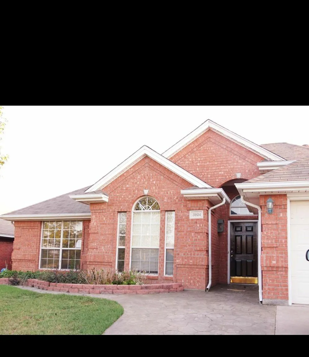 3924 Berrybush Ln — Photo 4