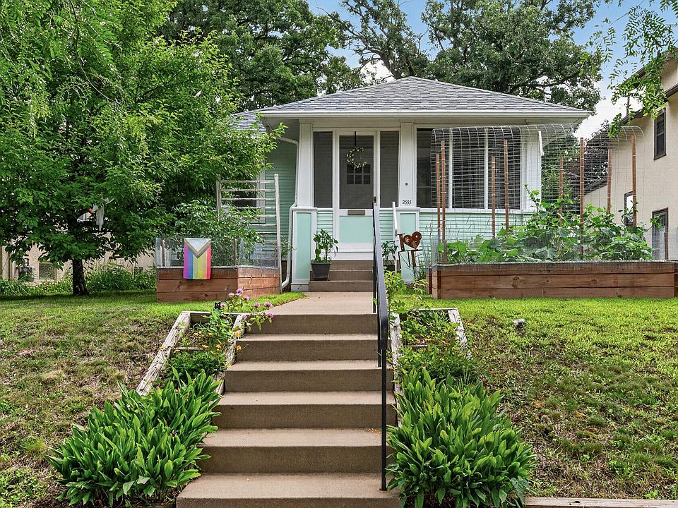 1st image of 2555 McKinley St NE
