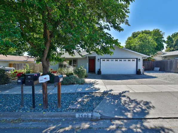 2586 N Keene Way Dr, Medford, OR 97504