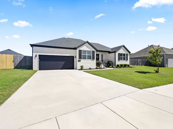 5832 Fountain St, Fayetteville, AR 72704