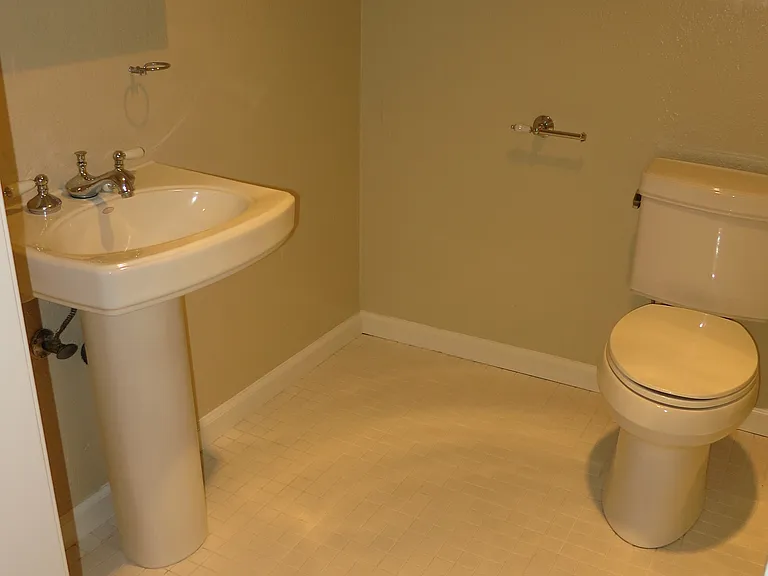 1400 Carpentier St — Photo 11