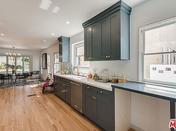 4th image of 3987 Hepburn Ave
