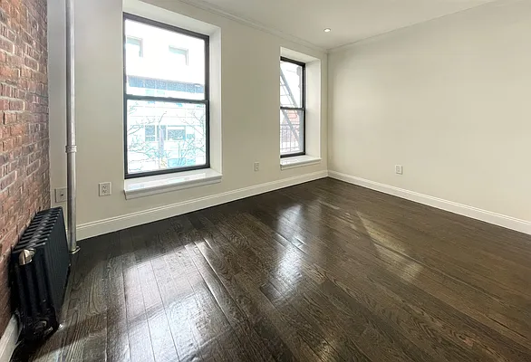 Rented by M G Commercial Realty | media 12