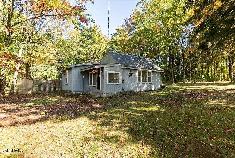 3rd image of 82 Log Woods Road