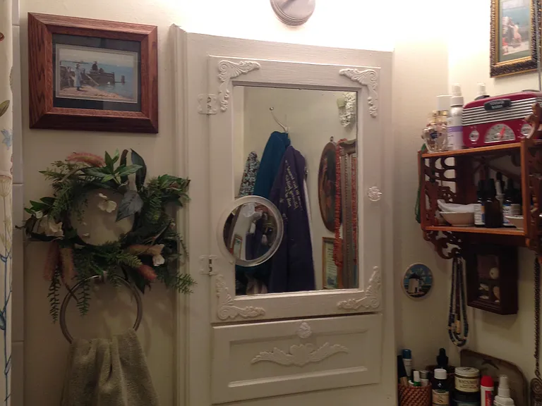 Bathroom during last tenancy. The last tenant's style...
