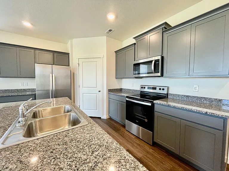 6051 Holstein Dr — Photo 4