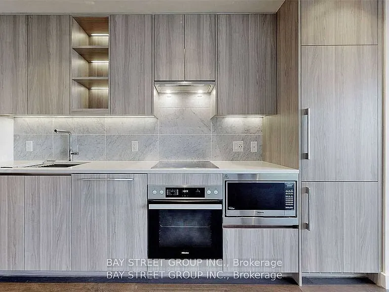 85 McMahon Dr #2501 — Photo 3