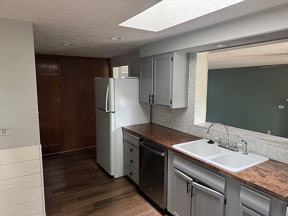 4th image of 508 Murphy St