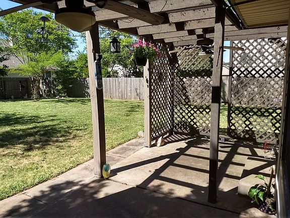 2nd image of 8436 Fern Bluff Ave