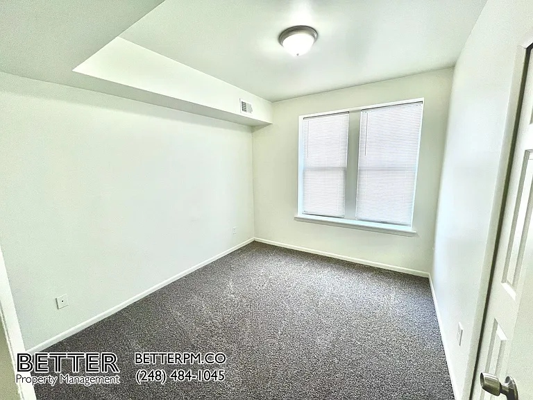 1887-1889 W Grand Blvd — Photo 12