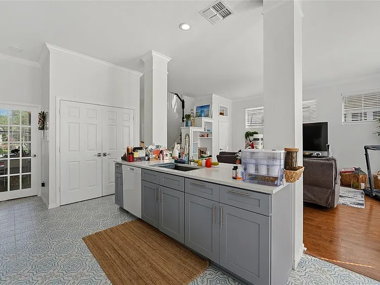 181 Longview Ave — Photo 9